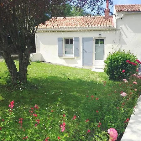Le Gripeau Holiday home